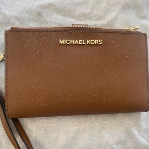 Michael Kors wallet/wristlet